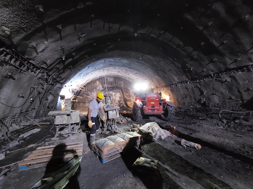 Do 9. septembra 2022 je bilo izkopanih 2134 m vzhodne cevi.